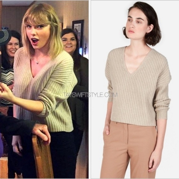 Everlane Sweaters - Everlane Ribbed Wool-Cashmere Crop V-Neck Sweater